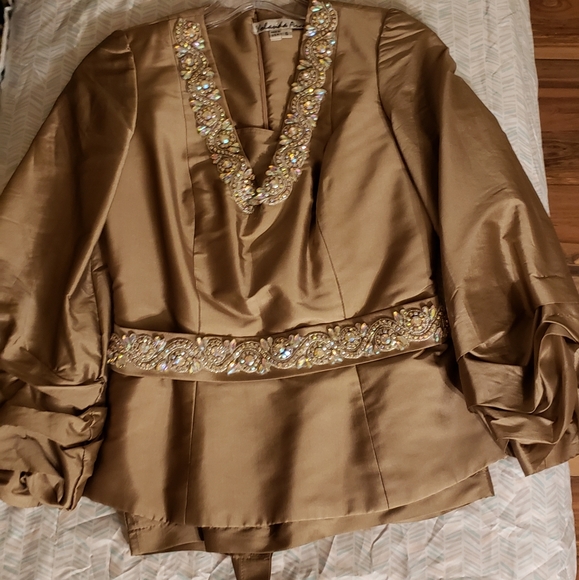 2pc Homecoming Court suit - Picture 4 of 7